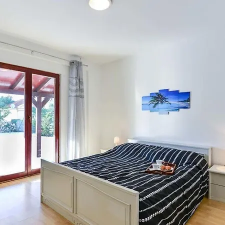 Vila 500m From Sea