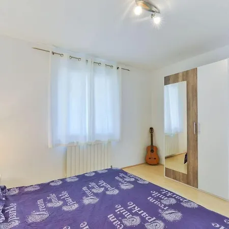 Vila 500m From Sea *