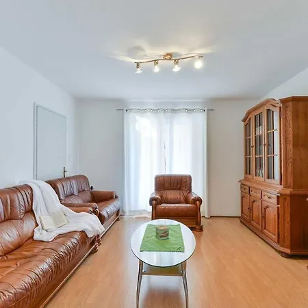 Vila 500m From Sea