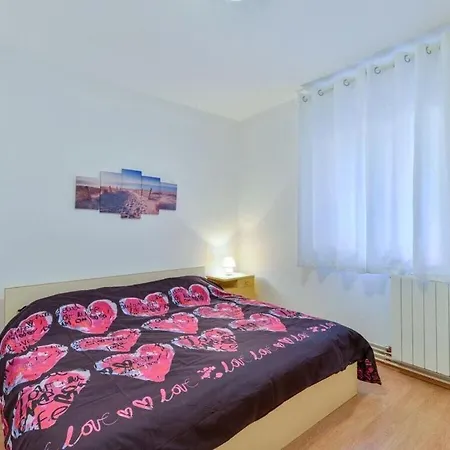 Vila 500m From Sea *