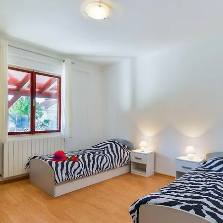 Vila 500m From Sea